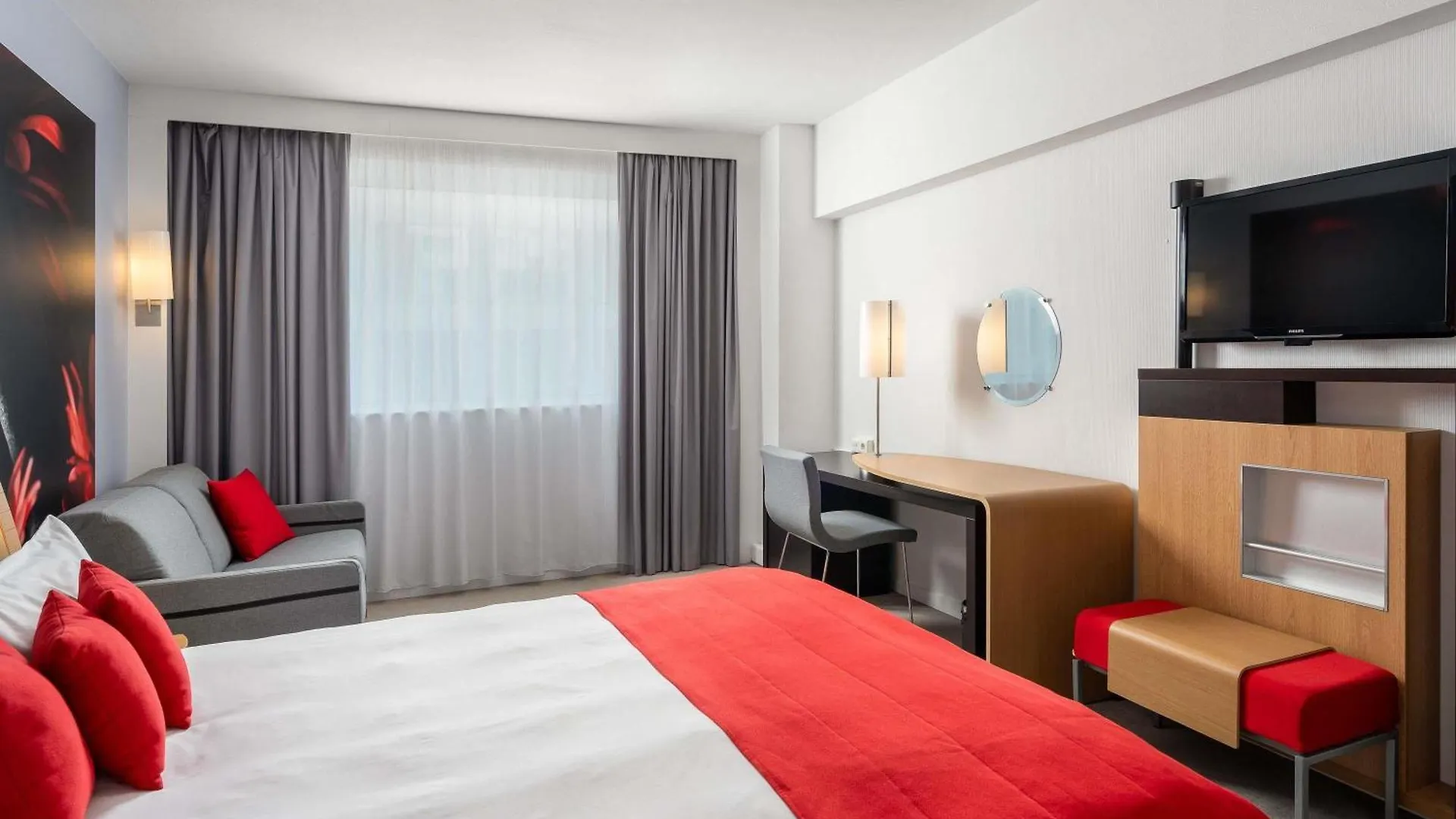 Отель Novotel Bucharest City Centre